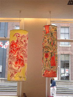 VARKENS en KUS 2005 

nylon doek 
gemengde materialen 
200-50 cm 
